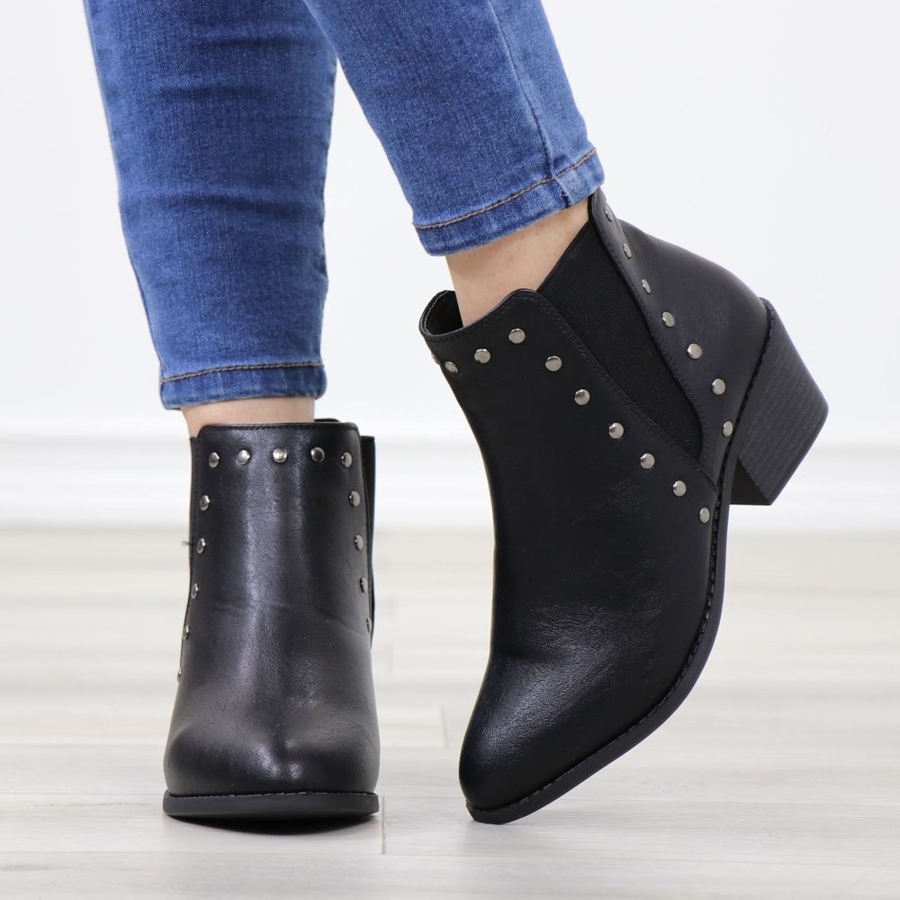 Black Synthetic Leather Chelsea Pointed Toe Low Heel Ankle Boots Metal Studs - Picture 9 of 12